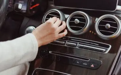 La tua auto è pronta per l’estate? Ecco quando (e perché) ricaricare l’aria condizionata